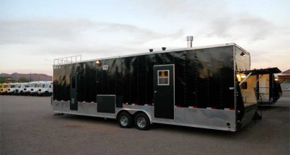 Side view of mobile shower unit